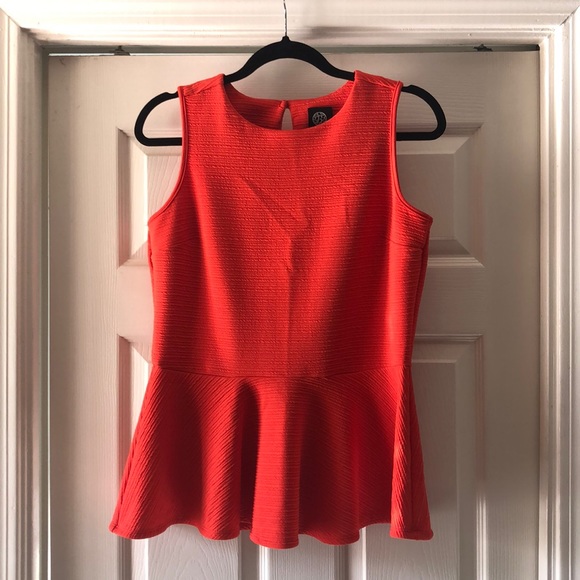 bobeau Tops - Keyhole Back Peplum Top